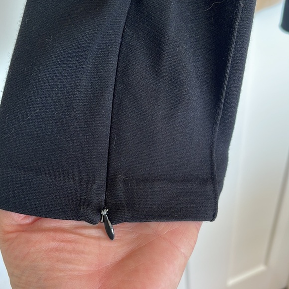 Talbot pull on capris - Picture 2 of 4